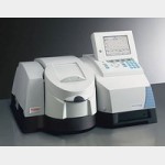 UV / VIS спектрофотометр